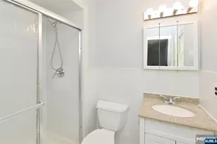 85 Primrose Ln B, Paramus, NJ 07652 - Photo 18