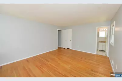 85 Primrose Lane B #B, Paramus, NJ 07652 - Photo 16