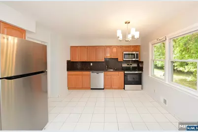 85 Primrose Lane B #B, Paramus, NJ 07652 - Photo 4