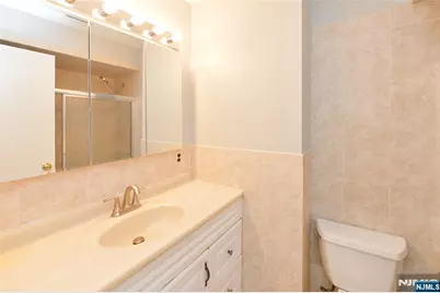 85 Primrose Lane B #B, Paramus, NJ 07652 - Photo 14