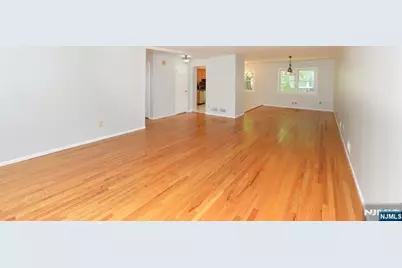 85 Primrose Lane B #B, Paramus, NJ 07652 - Photo 10