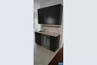 225 Wayne Avenue, Cliffside Park, NJ 07010 - Photo 10