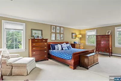 359 Lakeview Drive, Wyckoff Township, NJ 07481 - Photo 24