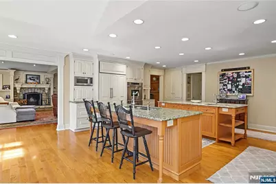 359 Lakeview Drive, Wyckoff Township, NJ 07481 - Photo 10