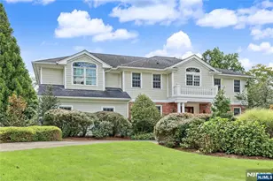 359 Lakeview Dr, Wyckoff Township, NJ 07481 - Photo 1