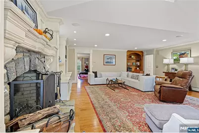 359 Lakeview Drive, Wyckoff Township, NJ 07481 - Photo 8