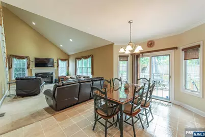 4 Hunter Drive, Mount Olive, NJ 07828 - Photo 12