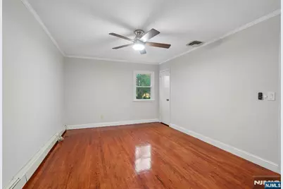 274 Oradell Avenue, Paramus, NJ 07652 - Photo 16