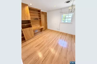 12 Heatherhill Lane, Woodcliff Lake, NJ 07677 - Photo 8