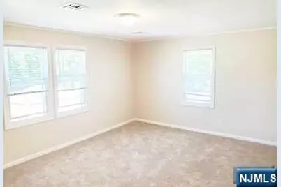 509 Jauncey Avenue, Lyndhurst Township, NJ 07071 - Photo 12