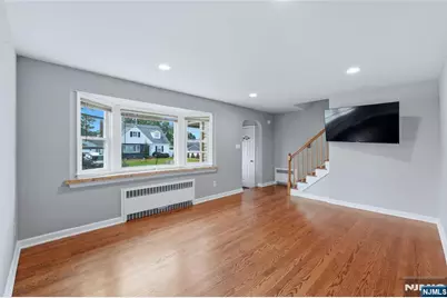 635 Robinson Terrace, Union Township, NJ 07083 - Photo 2