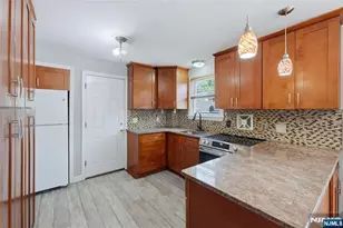635 Robinson Terrace, Union Township, NJ 07083 - Photo 8