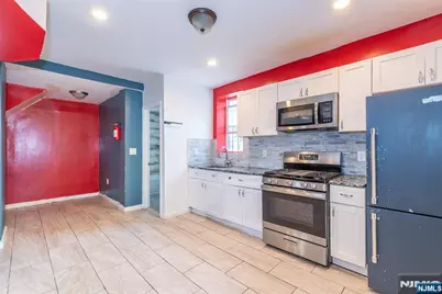 89 Tremont Avenue, East Orange, NJ 07018 - Photo 8