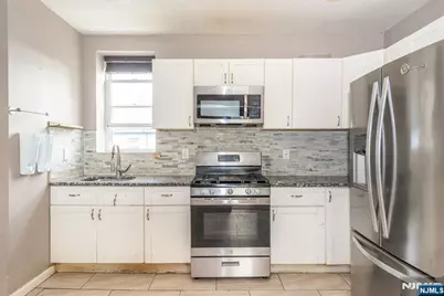 89 Tremont Avenue, East Orange, NJ 07018 - Photo 20
