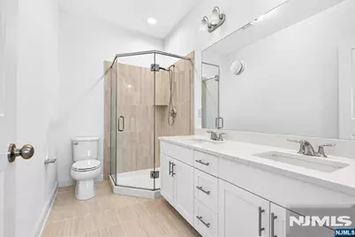 18 Parkside Lane, Teaneck Township, NJ 07666 - Photo 16
