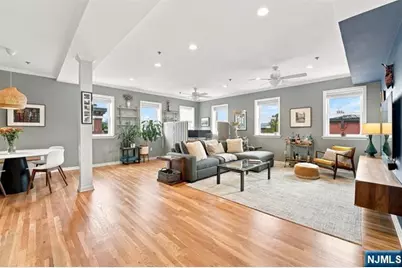 547 Bloomfield Street 4 #4, Hoboken, NJ 07030 - Photo 2