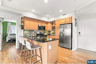 547 Bloomfield Street 4 #4, Hoboken, NJ 07030 - Photo 8