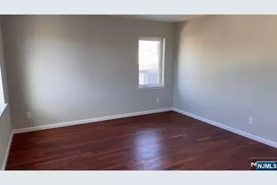 562 11th Street, Newark, NJ 07107 - Photo 8
