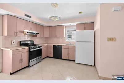 106 Summit Avenue, Bloomfield, NJ 07003 - Photo 22