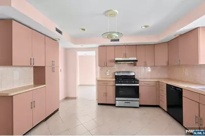 106 Summit Avenue, Bloomfield, NJ 07003 - Photo 20