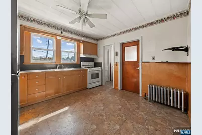 411 Hazel Street, Clifton, NJ 07011 - Photo 30