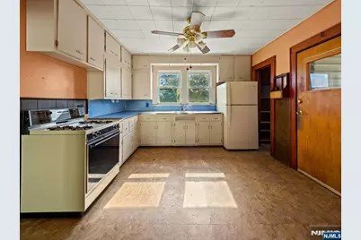 411 Hazel Street, Clifton, NJ 07011 - Photo 8