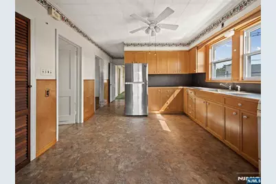 411 Hazel Street, Clifton, NJ 07011 - Photo 26