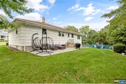 811 Manhattan Avenue, Washington Township, NJ 07676 - Photo 4