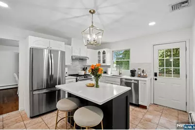 811 Manhattan Avenue, Washington Township, NJ 07676 - Photo 14