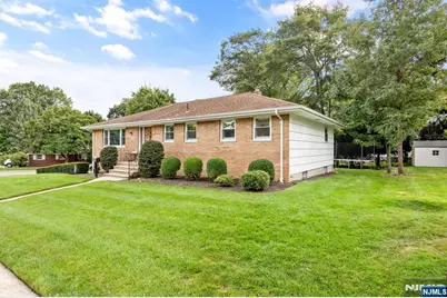 811 Manhattan Avenue, Washington Township, NJ 07676 - Photo 2