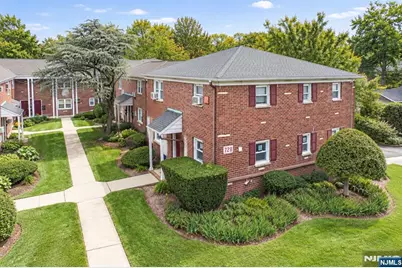 729 Broad 9 #9, Ridgefield, NJ 07657 - Photo 1