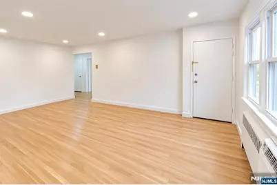 729 Broad 9 #9, Ridgefield, NJ 07657 - Photo 2