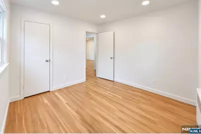 729 Broad 9 #9, Ridgefield, NJ 07657 - Photo 10