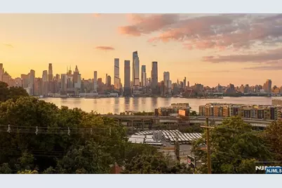 518-536 Gregory Avenue A208 #A208, Weehawken, NJ 07086 - Photo 32