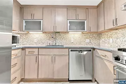 518-536 Gregory Avenue A208 #A208, Weehawken, NJ 07086 - Photo 12