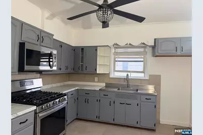 313 Chestnut Street, Kearny, NJ 07032 - Photo 18