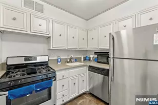 2000 Linwood Ave 19N, Fort Lee, NJ 07024 - Photo 16