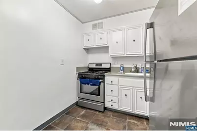 2000 Linwood Avenue 19N #19N, Fort Lee, NJ 07024 - Photo 14
