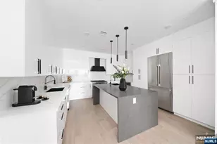728 Undercliff Ave, Edgewater, NJ 07020 - Photo 2