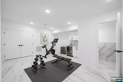 728 Undercliff Avenue, Edgewater, NJ 07020 - Photo 18