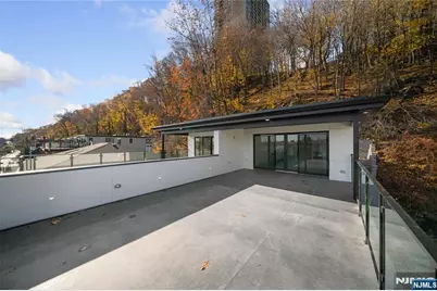 728 Undercliff Avenue, Edgewater, NJ 07020 - Photo 22