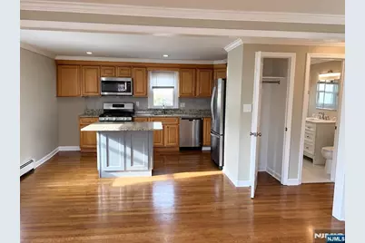 171 Delafield Avenue 2 #2, Lyndhurst Township, NJ 07071 - Photo 2