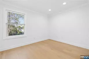 110 Central Ave, Rochelle Park Township, NJ 07662 - Photo 16