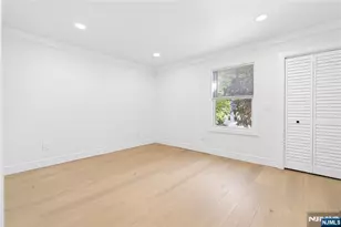 110 Central Ave, Rochelle Park Township, NJ 07662 - Photo 14