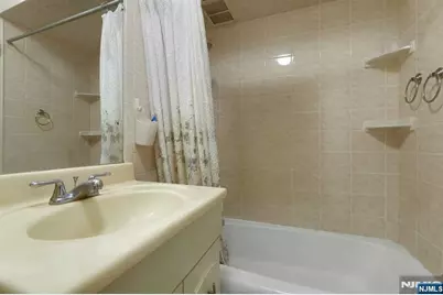 1111 River Road F17 #F17, Edgewater, NJ 07020 - Photo 12