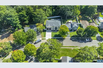 778 Wynetta Place, Paramus, NJ 07652 - Photo 44