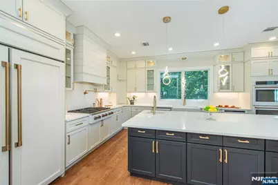 778 Wynetta Place, Paramus, NJ 07652 - Photo 10