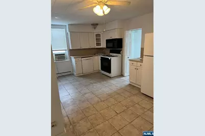 22 Corabelle, Lodi, NJ 07644 - Photo 10