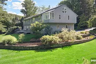 22 Angela Ct, Woodcliff Lake, NJ 07677 - Photo 46