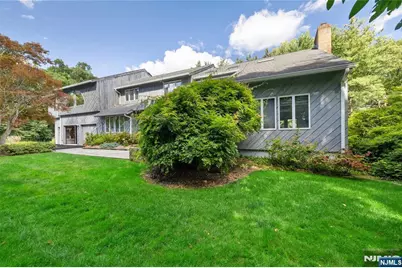 22 Angela Court, Woodcliff Lake, NJ 07677 - Photo 4